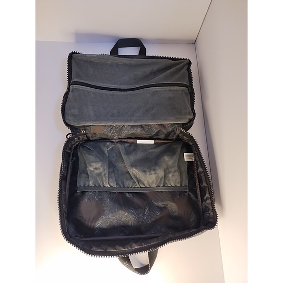 Ted‎ Baker London Charcoal Gray Toiletry Travel Bag Towel Wash Cloth Nylon 13x10 - Picture 5 of 8